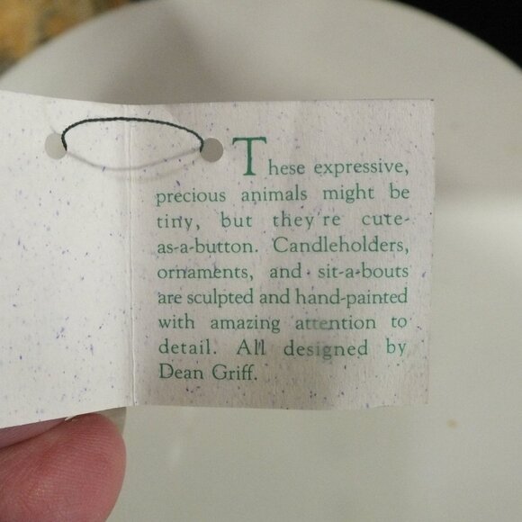 Charming Tails Dean Griff Bunny in a Lily 89305 Retired - Picture 8 of 9